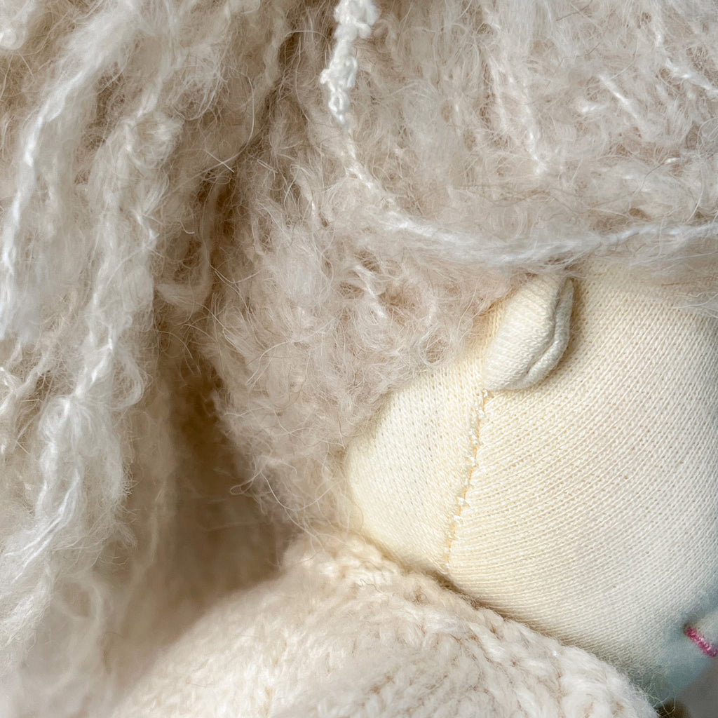 Doll hair-beige gray
